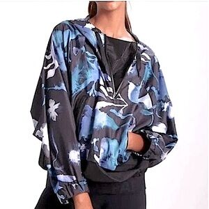 Ivy Park Ink Cloud Hoodie Pullover Oversized Windbreaker Size Medium